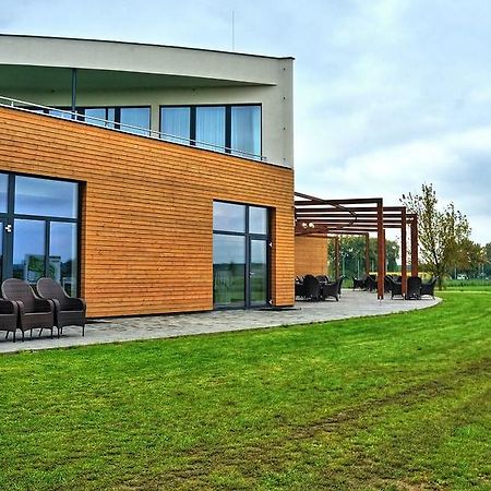 Hotel Golf Jezera Ostrožská Nová Ves Kültér fotó