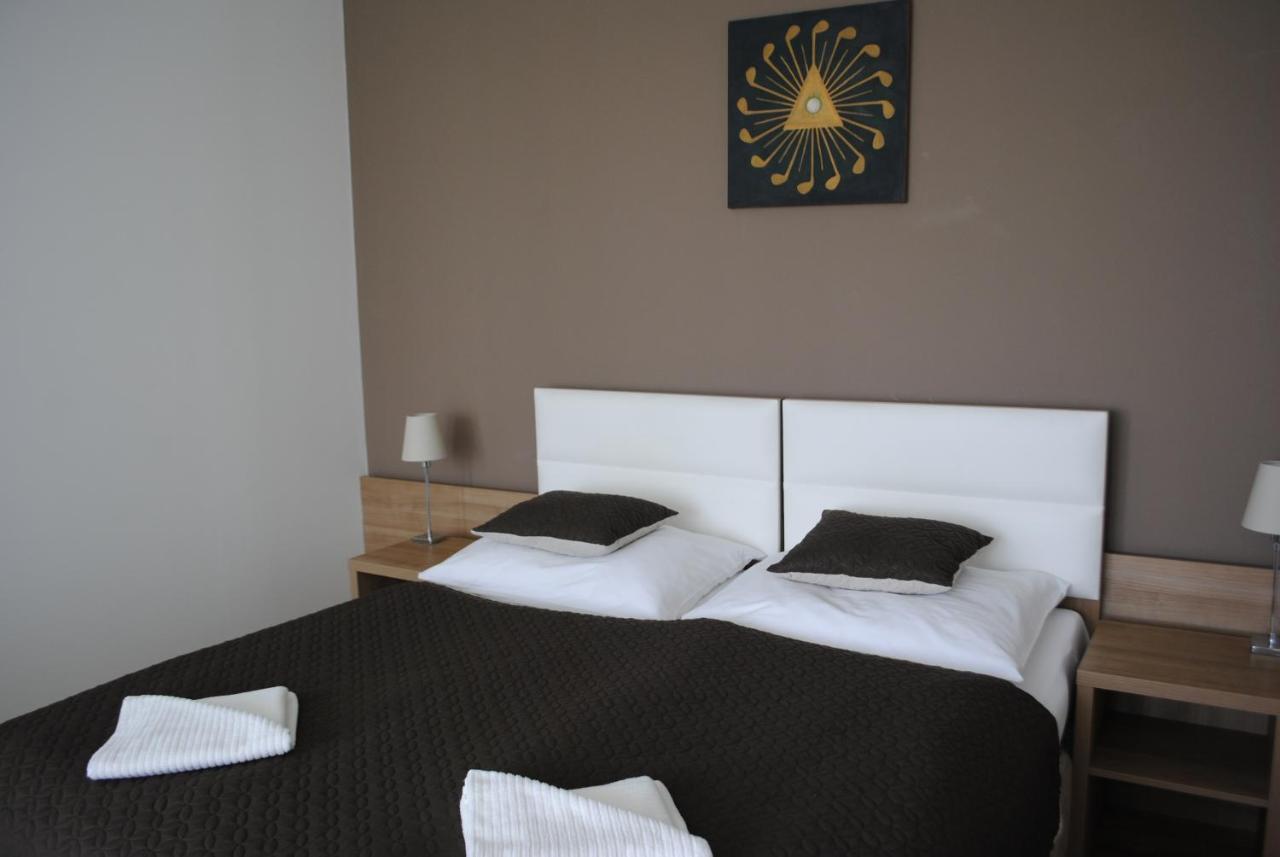 Hotel Golf Jezera Ostrožská Nová Ves Kültér fotó