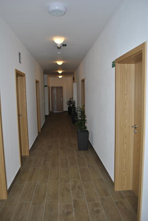 Hotel Golf Jezera Ostrožská Nová Ves Kültér fotó